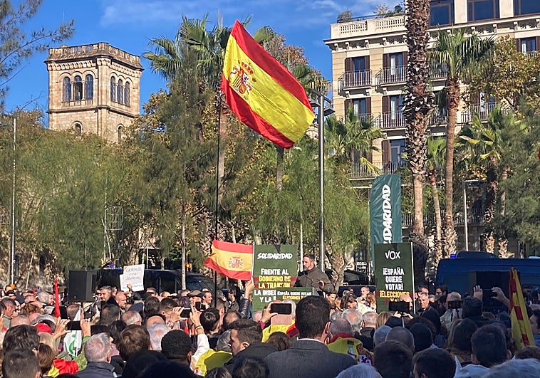 Abascal arenga desde Barcelona a desalojar a Sánchez de Moncloa: «El golpismo tiene un aliado por pura ambición»