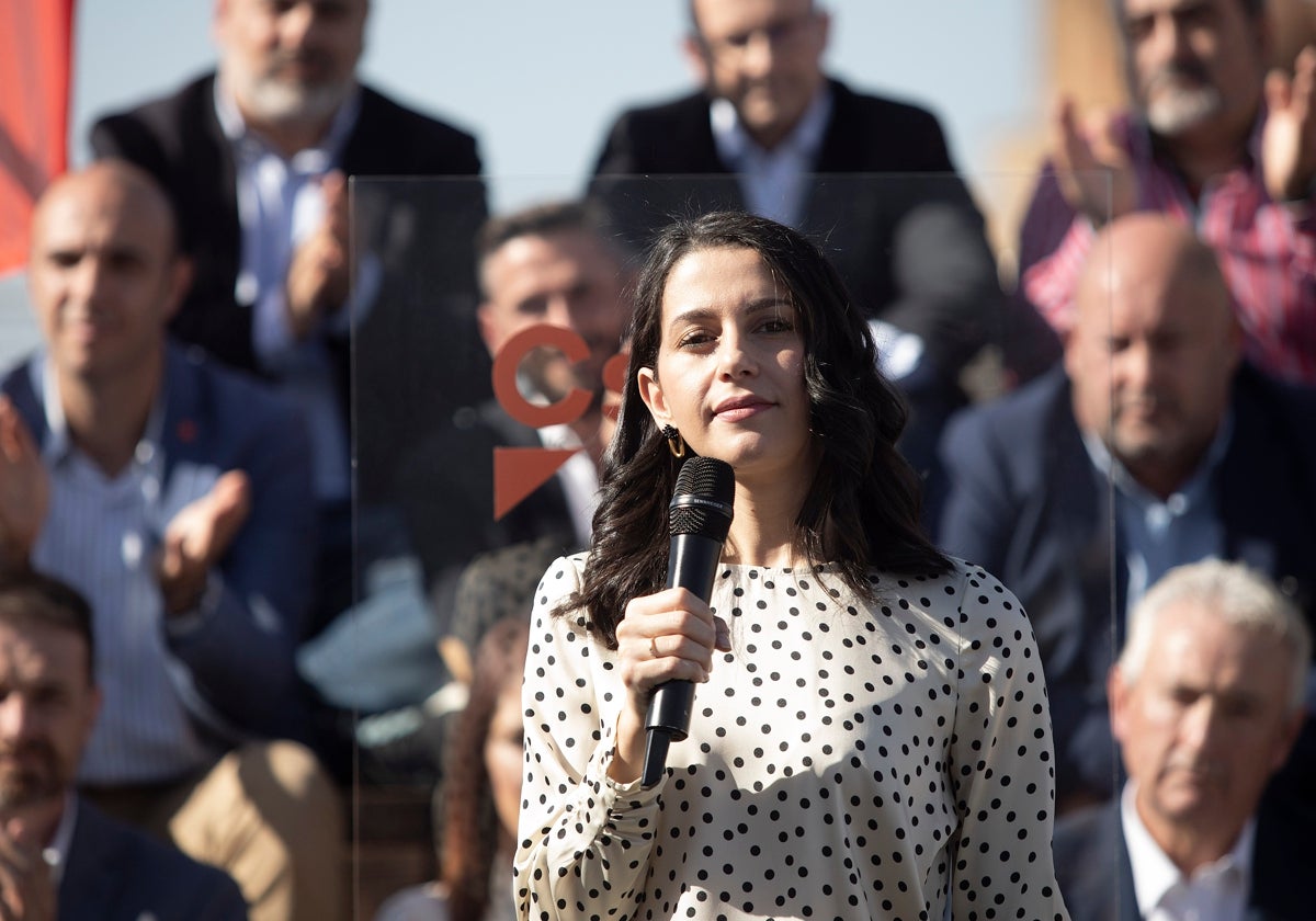 El rompecabezas de Ciudadanos para cambiar el hiperliderazgo de Arrimadas por la bicefalia