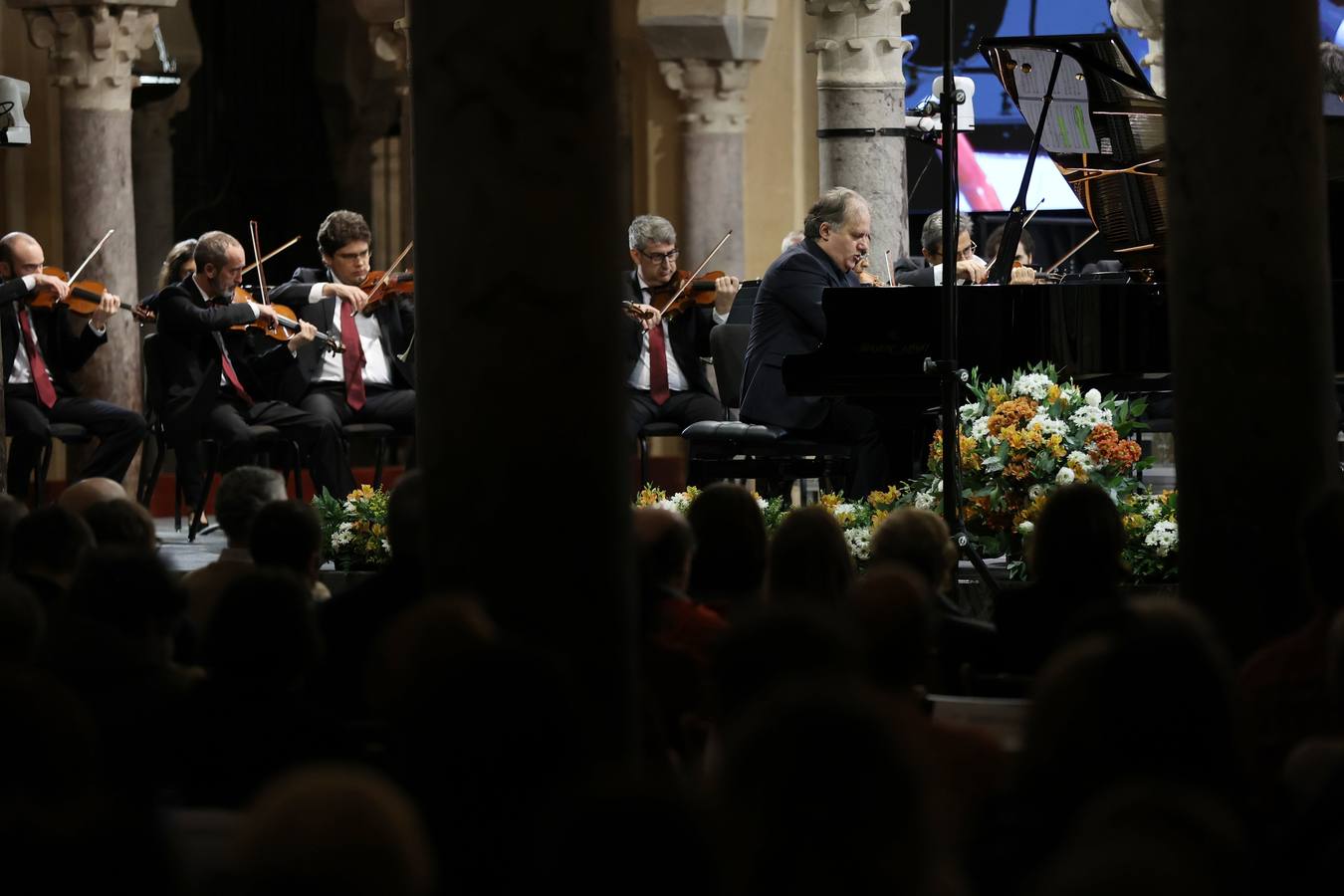 El sublime concierto de Josu de Solaun y la Orquesta de Córdoba, en imágenes