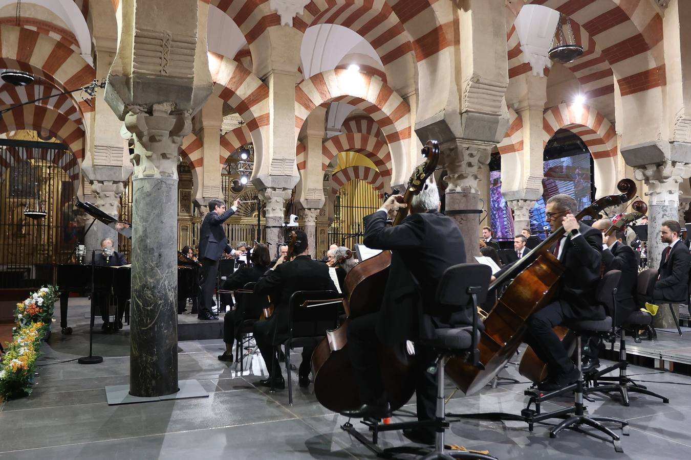 El sublime concierto de Josu de Solaun y la Orquesta de Córdoba, en imágenes