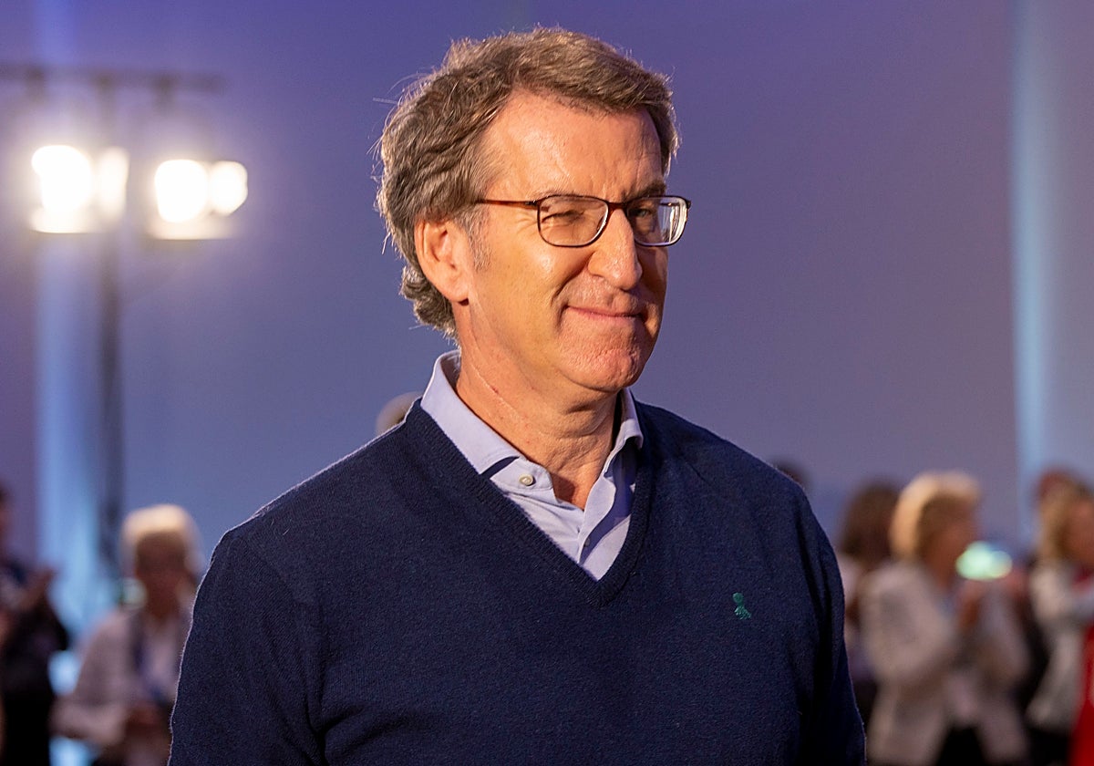 Feijóo lleva su gira contra Sánchez al colegio del presidente del Gobierno