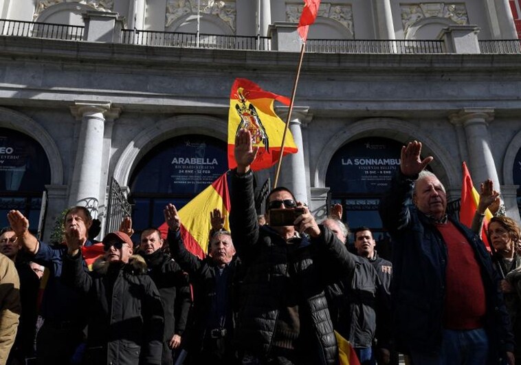 Manifestación celebrada ayer con motivo del aniversario de la muerte de Francisco Franco