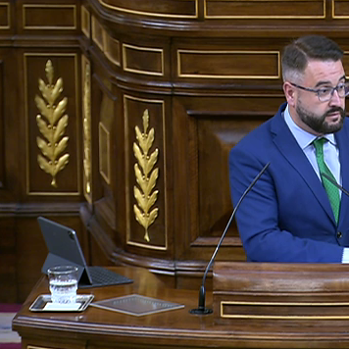 El PP le echa en cara a Iceta la portada de ABC de este miércoles en el Congreso