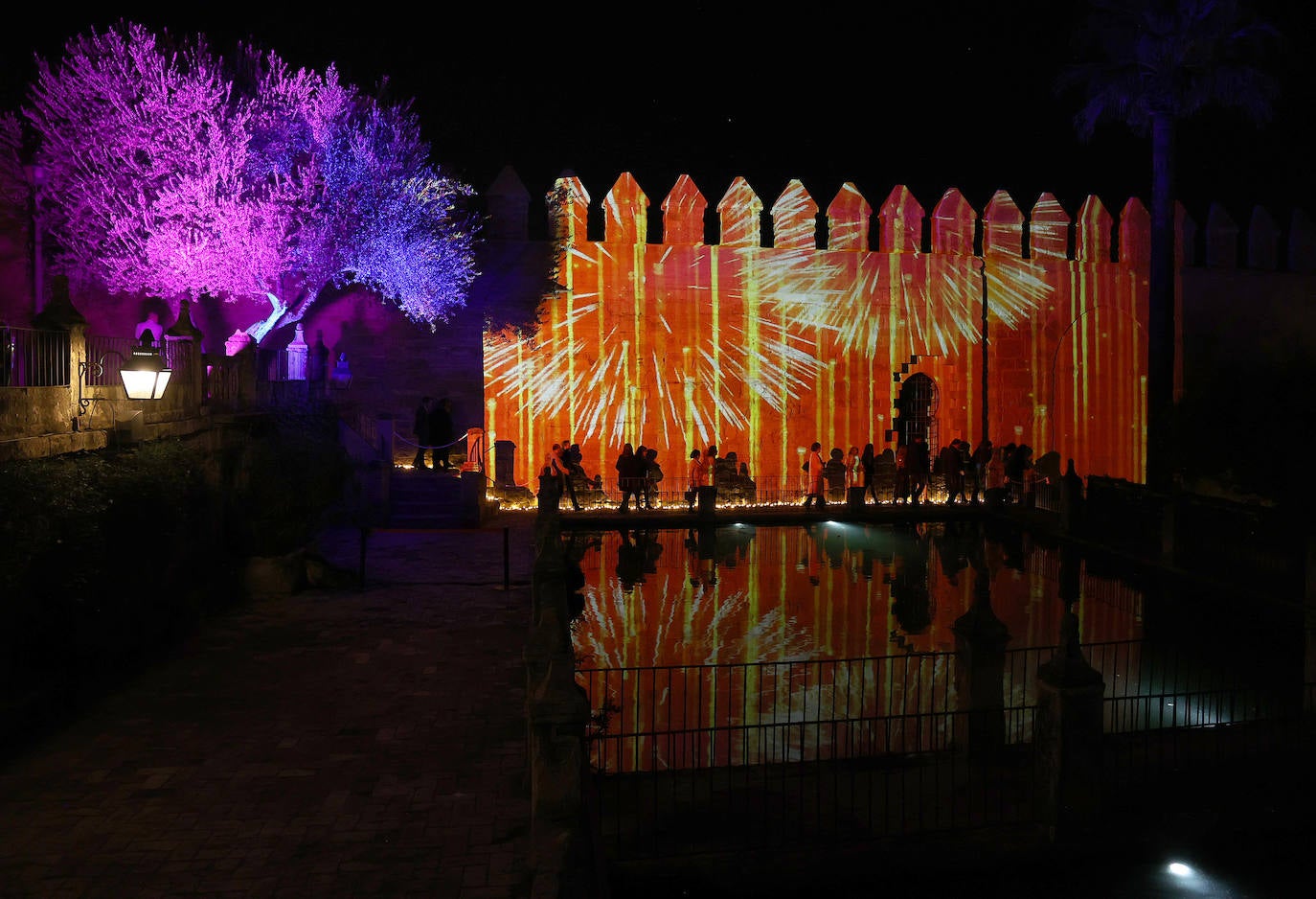 El deslumbrante espectáculo nocturno del Alcázar de Córdoba, en imágenes