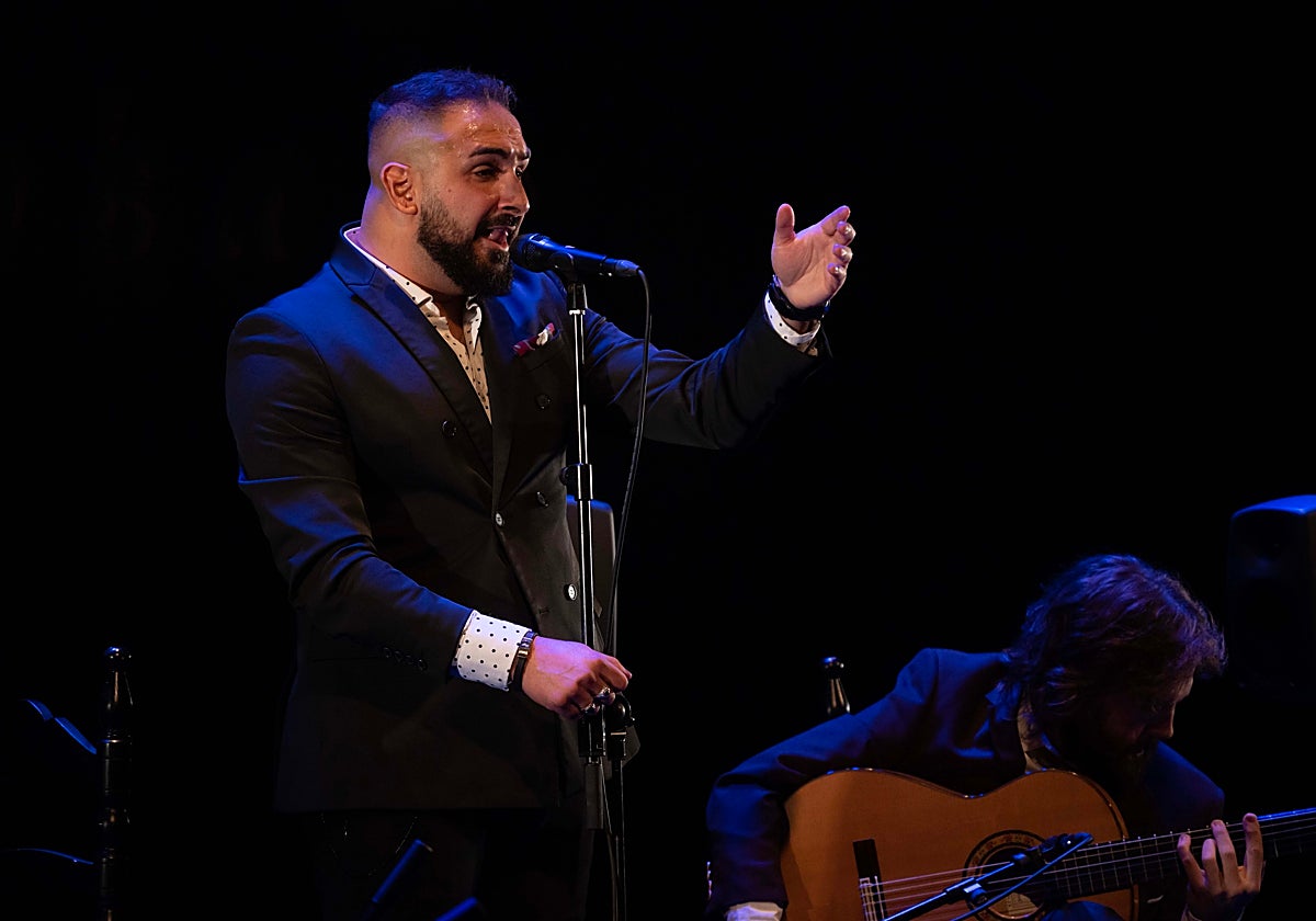 Rafael del Calli, el cordobés que ha ganado el premio en cante, durante su actuación