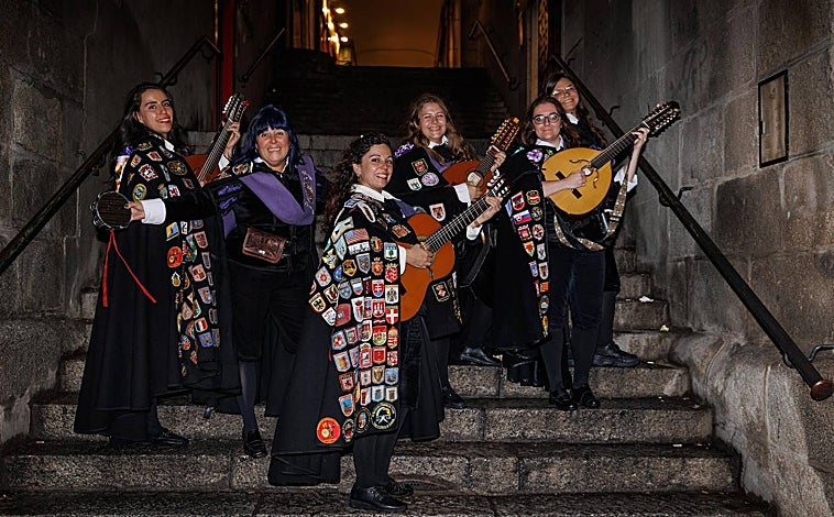 Imagen principal - Momentos y cantes por la parte antigua de la capital