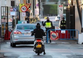 España negocia con Reino Unido eliminar la Verja de Gibraltar para favorecer la movilidad de personas