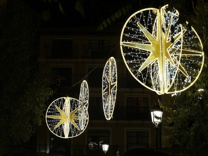Toledo da la bienvenida a Navidad con el encendido del alumbrado