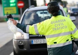 Conducía a 216 kilómetros por hora en Huelva y dio positivo en alcoholemia