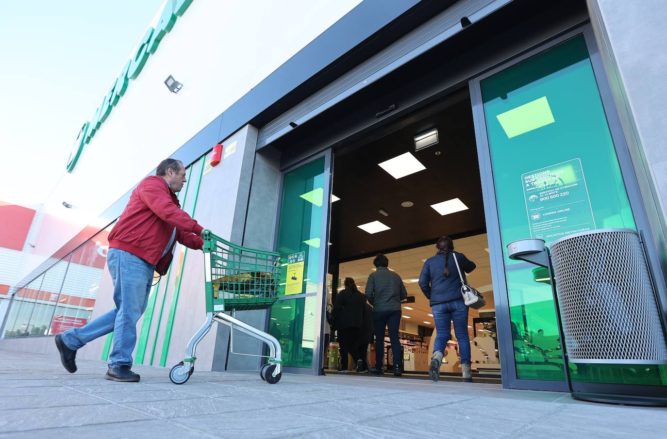 Los dos nuevos supermercados de Mercadona en Córdoba, en imágenes