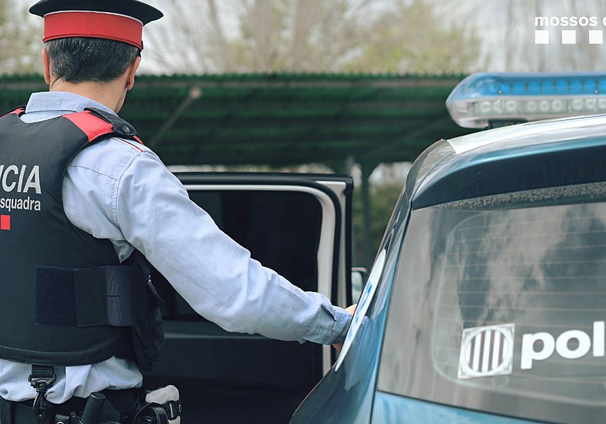 Un agente de los Mossos, en una imagen de archivo