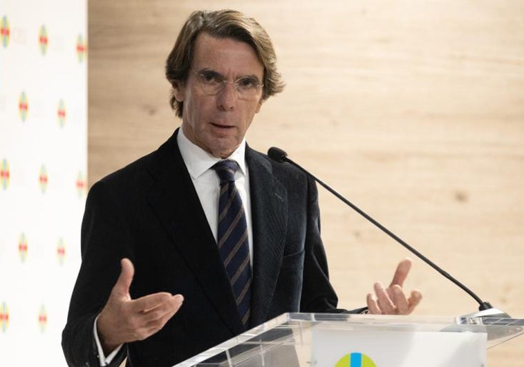 Aznar considera que «España está en una encrucijada» e inmersa en una «crisis constitucional»