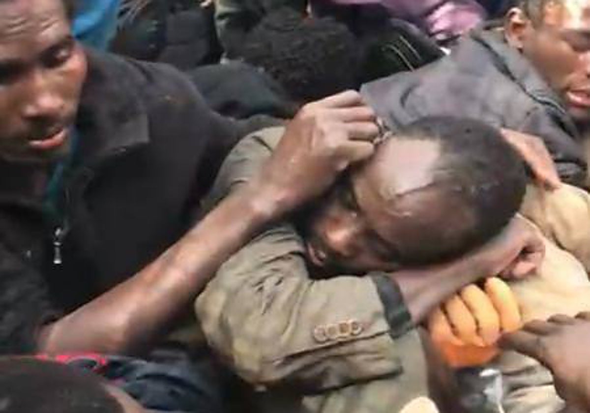 Fotograma de un video que captó la dramática avalancha en la frontera de Melilla, el pasado junio