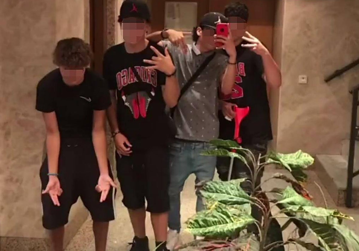 Crimen del rapero: amplían la libertad vigilada a los menores, acusados también de organización criminal