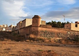 Los 'okupas' hacen suyo el castillo del Diezmo en Almería, un bien cultural