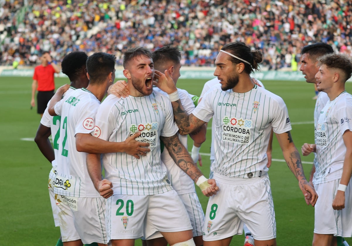 Los jugadores del Córdoba celebran un gol en El Arcángel