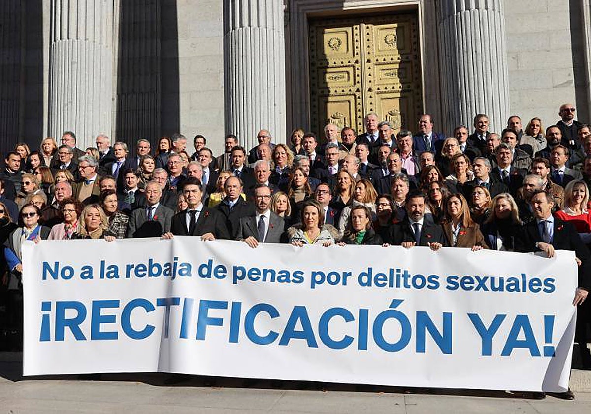 El PP ha pedido este jueves ante el Congreso la dimisión de la ministras Irene Montero, promotora de la ley