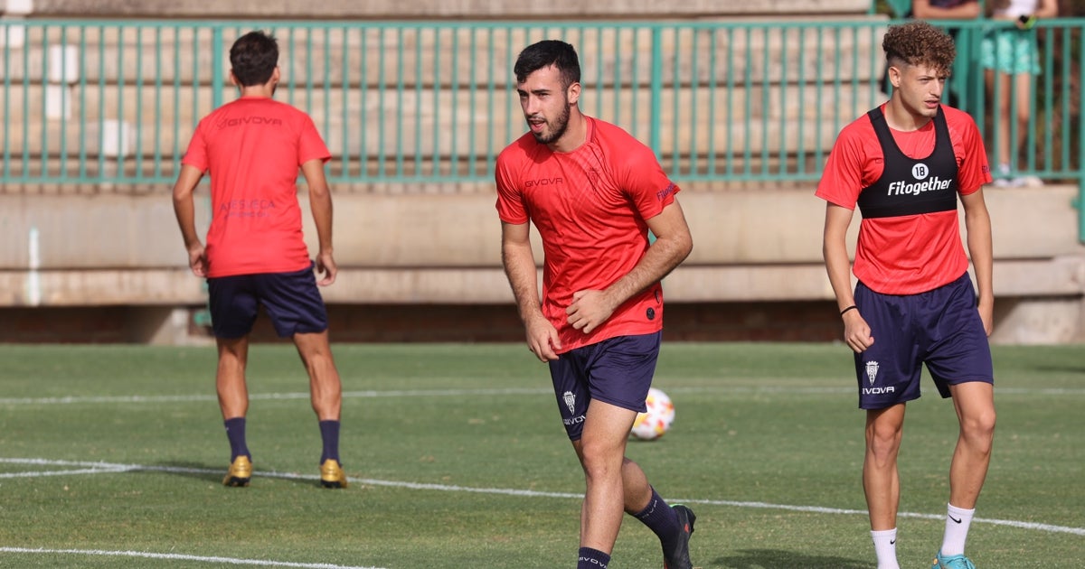 Carlos Puga durante un entrenamiento con el Córdoba CF