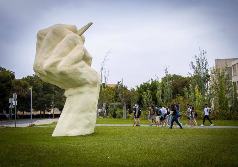 Un profesor de la Universidad de Alicante rechaza aplazar un examen por el España-Japón por una «cuestión patriótica»