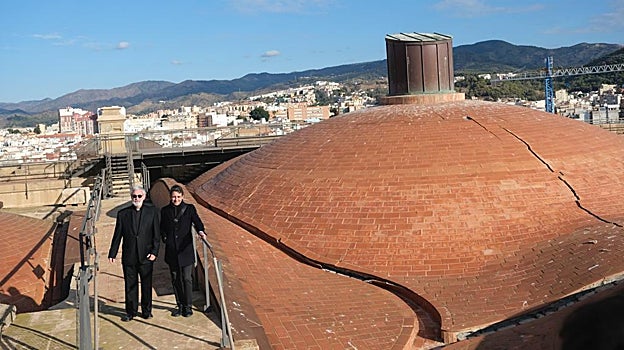El deán de la Catedral de Málaga, José Manuel Ferrary, y el arquitecto del proyecto, Juan Manuel Sánchez La Chica