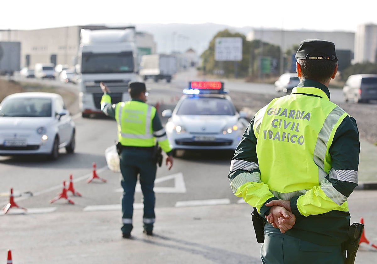 Imagen de archivo de agentes de la Guardia Civil de Tráfico