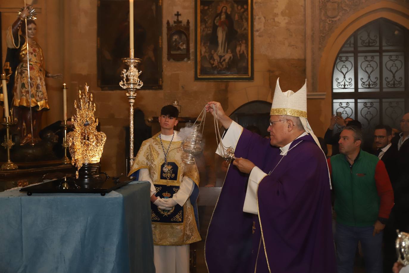 La solemne imposición de la nueva corona de la Virgen de la Alegría de Córdoba, en imágenes