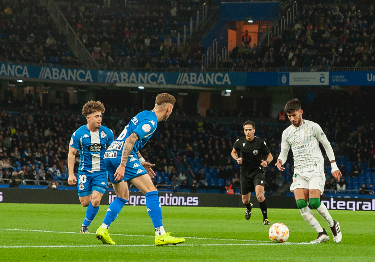 Calderón durante el partido del Córdoba en Riazor