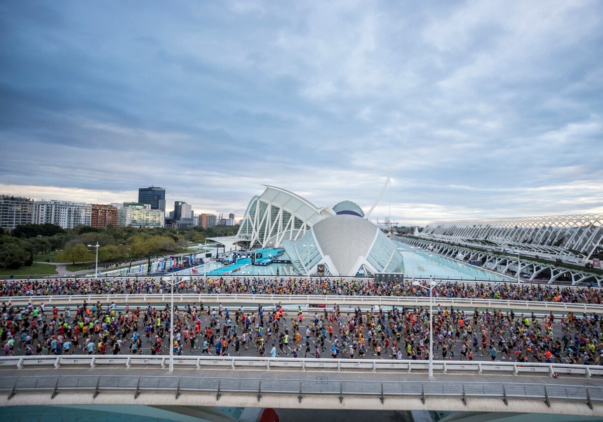 Imagen de la salida del Maratón Valencia 2022