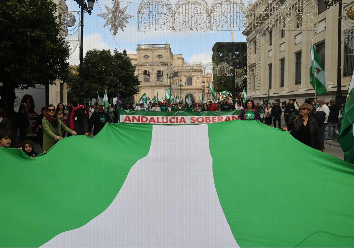 Una izquierda con poco fuelle reclama en las calles «soberanía» para Andalucía