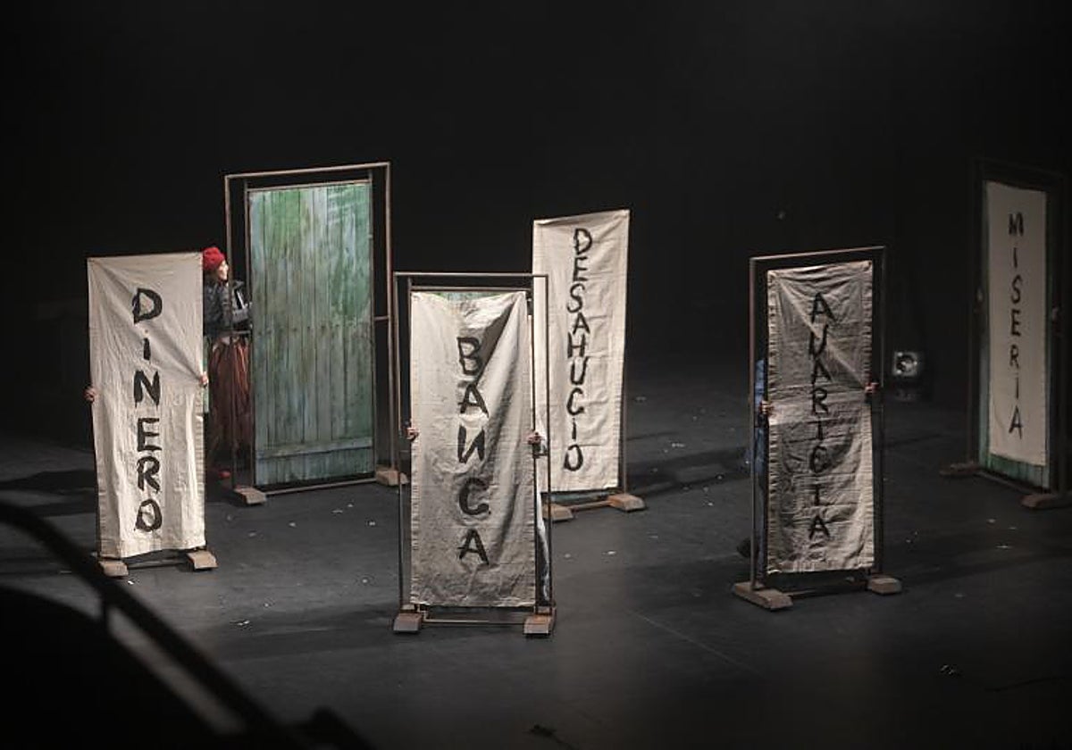 Escenografía de 'El avaro' en el Gran Teatro de Córdoba