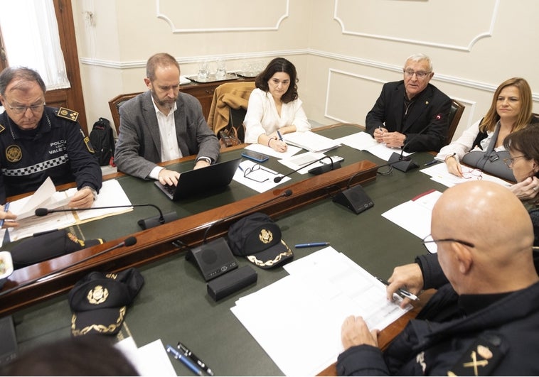 Mil policías, controles dinámicos y lucha contra la violencia de género: el plan de Valencia para asegurar la Navidad