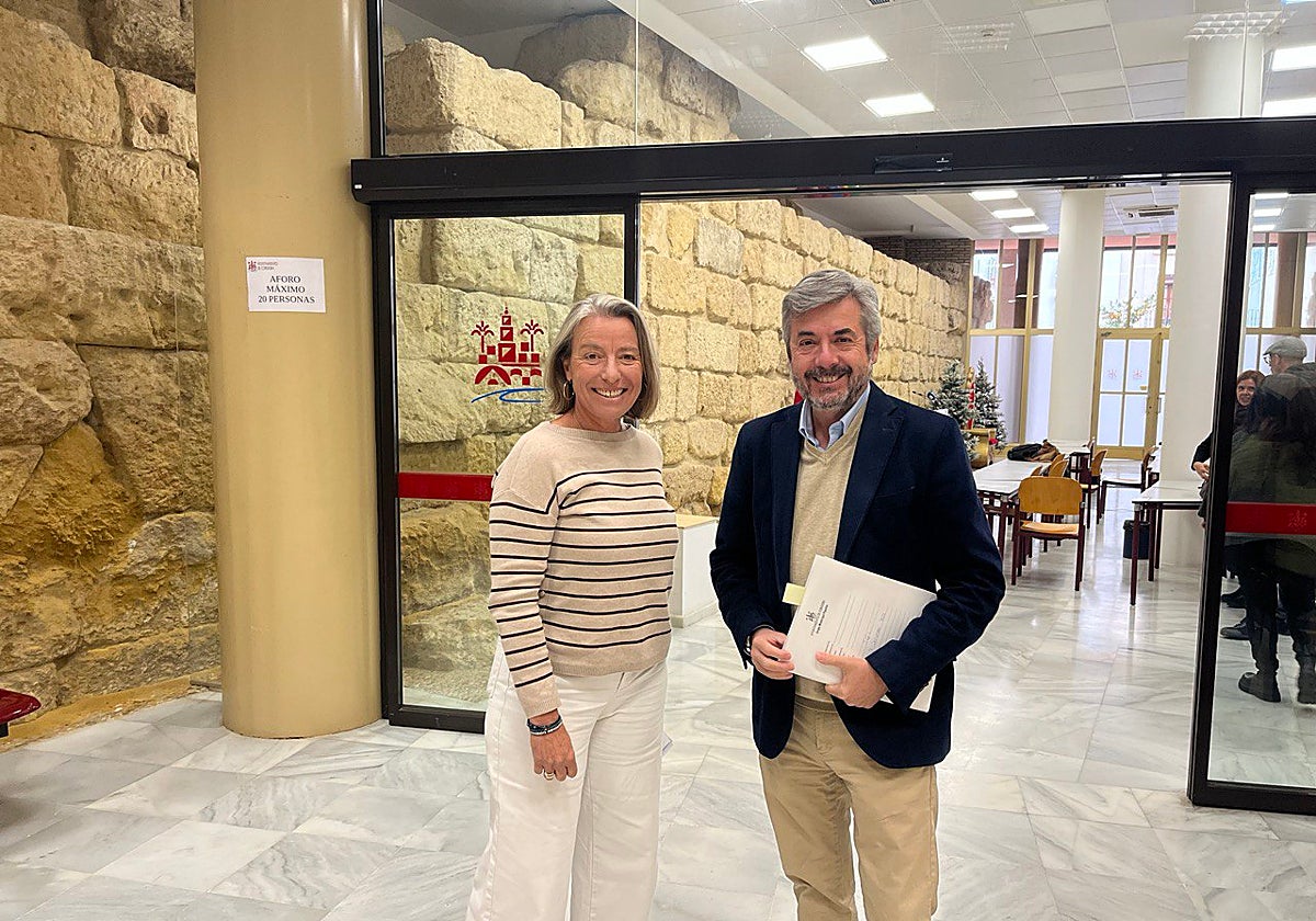 Los tenientes de alcaldes Isabel Albás (Cs) y Miguel Ángel Torrico (PP)