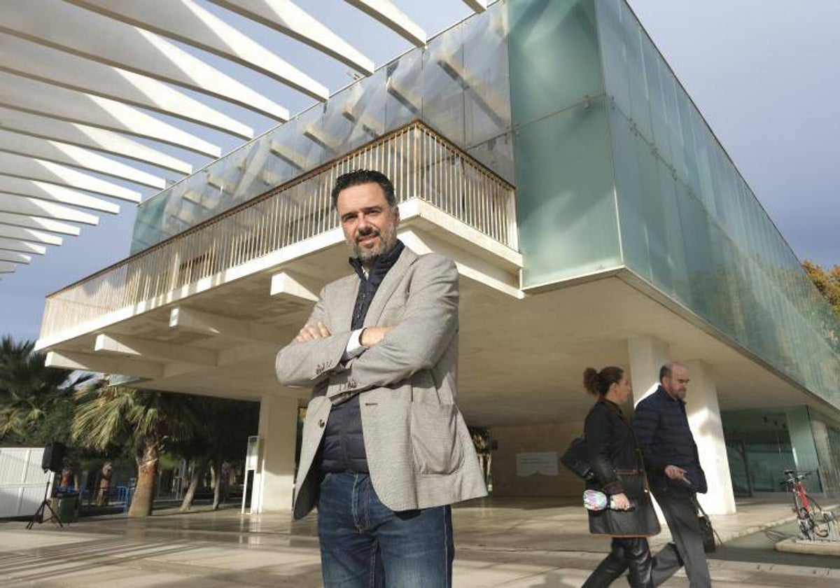 Raúl JIménez, delante del edificio de Málaga que albergará el nuevo centro de ciberseguridad