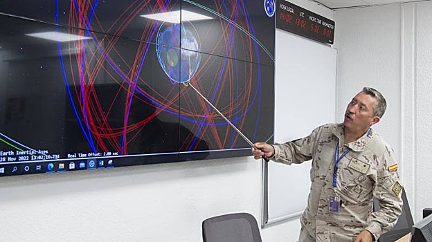 Centro de Operaciones de Vigilancia Espacial. El comandante Rafael González Cámara dirige el COVE, una unidad que nación en 2019 para controlar todo lo que sucede en el espacio