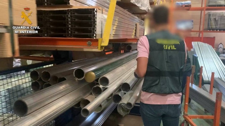 Investigan al directivo de una empresa por robar aluminio para venderlo a una chatarrería en Valencia