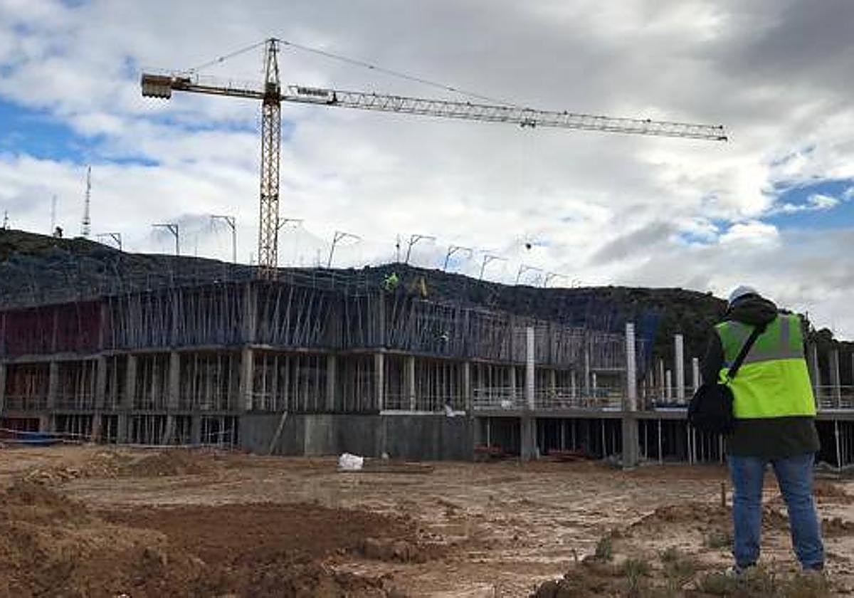 Edificio en construcción en una imagen de archivo