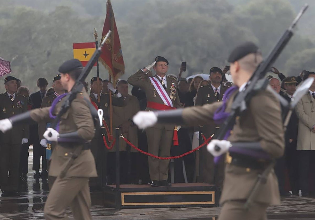 Un momento de la parada militar celebrada este jueves en la Base de Cerro Muriano