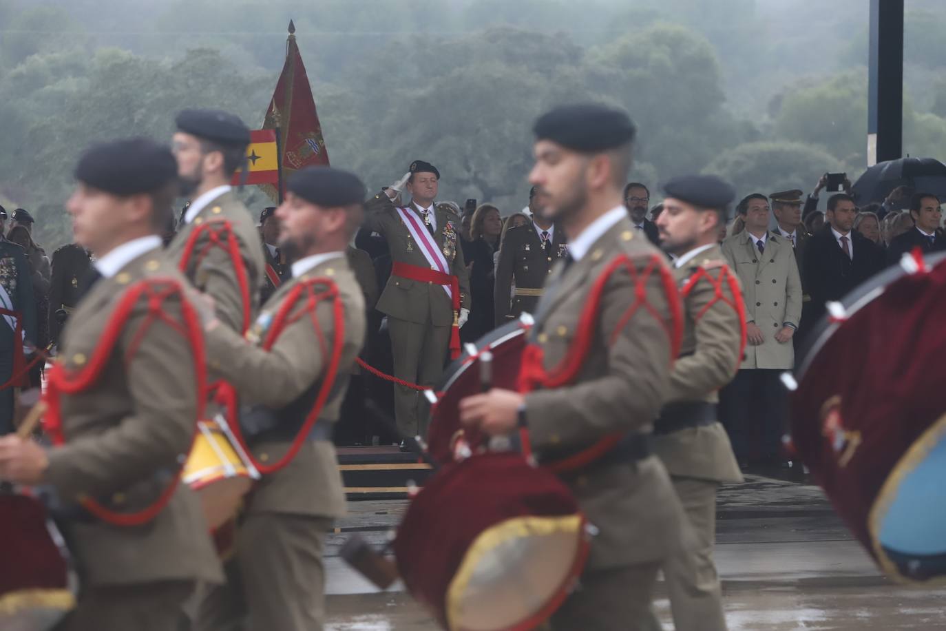 En imágenes, el solemne desfile militar de la BRI X de Córdoba por la Inmaculada