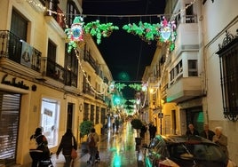 El espectacular y pionero alumbrado navideño de Puente Genil, en imágenes