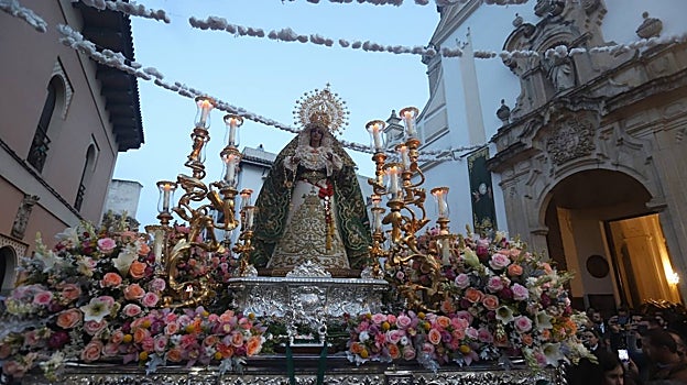 La Virgen de la Esperanza, a su salida de San Andrés