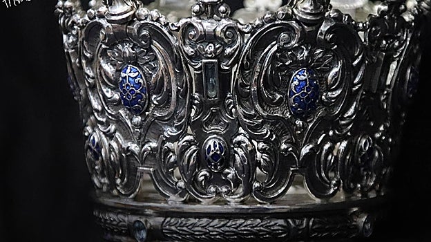 La corona de la Virgen de Linares, en detalle