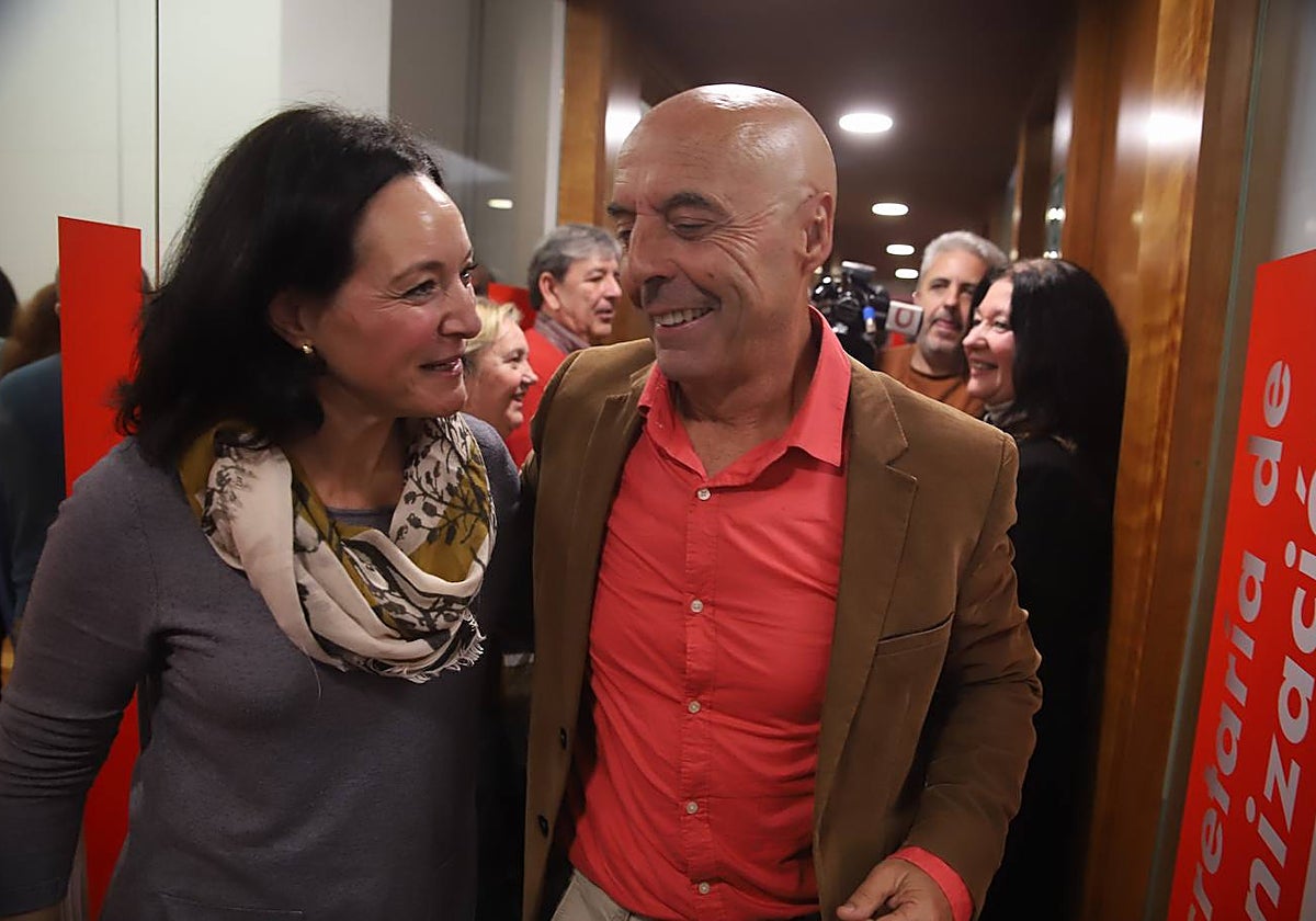 Antonio Hurtado, con la secretaria general del PSOE de Córdoba, Rafi Crespín