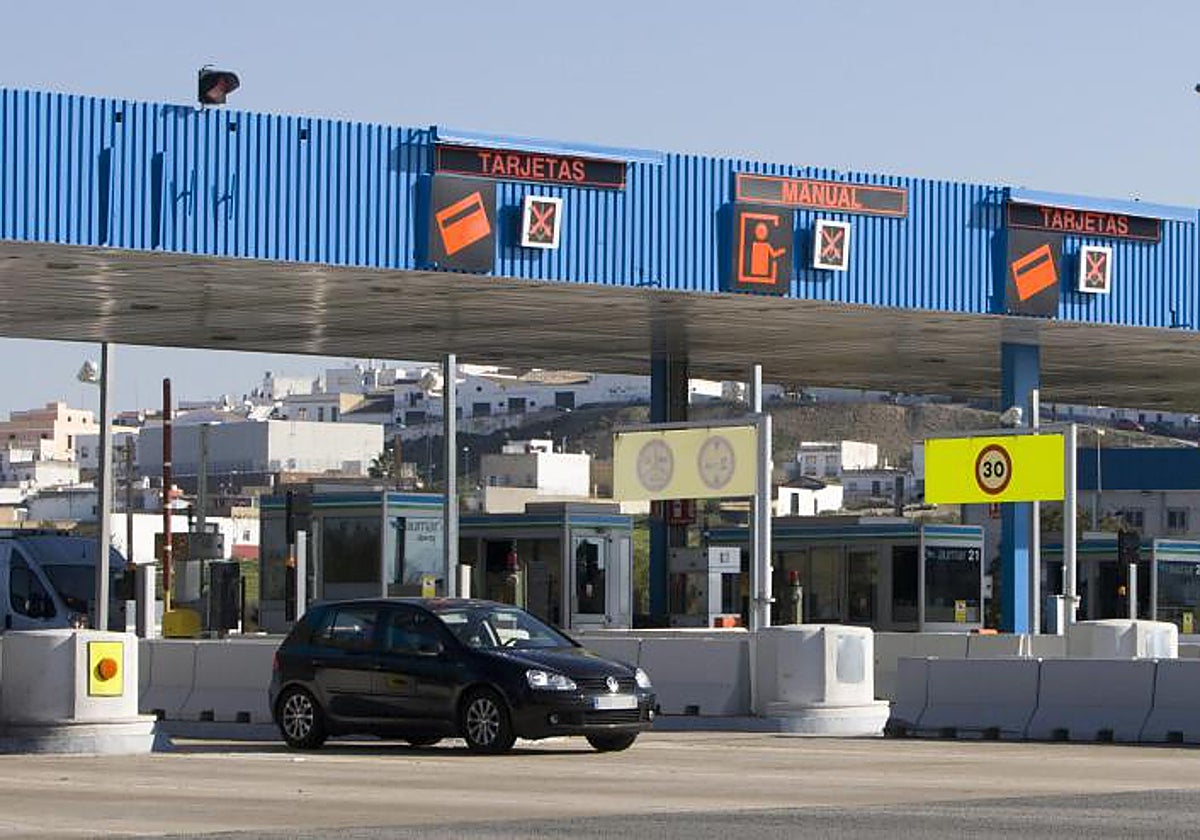 Imagen del ya desaparecido peaje en Las Cabezas de la autopista Sevilla Cádiz