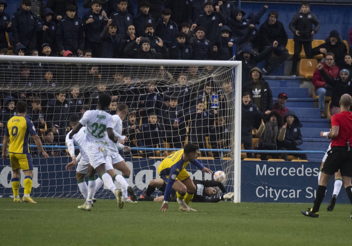 El Córdoba CF encaja el 1-0 del Alcorcón en el Santo Domingo