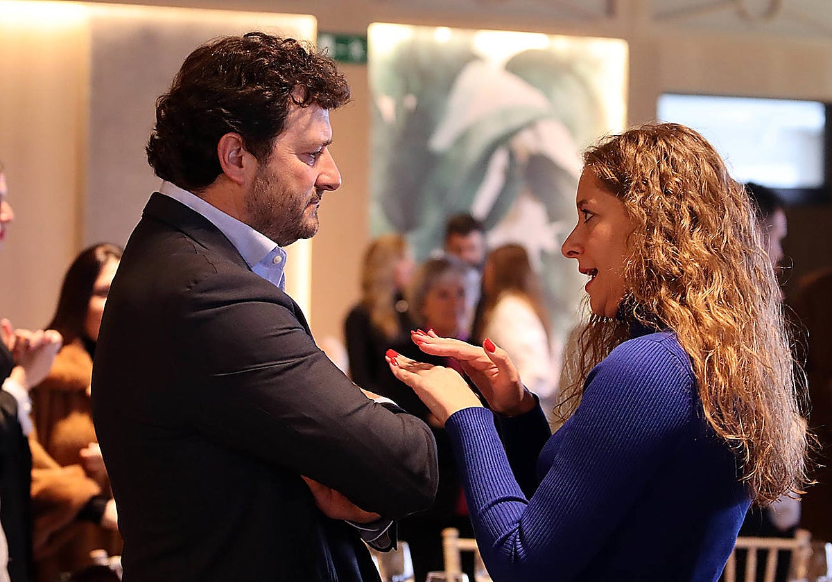 Ester Muñoz conversa con Manuel García tras el Comité del PP de León