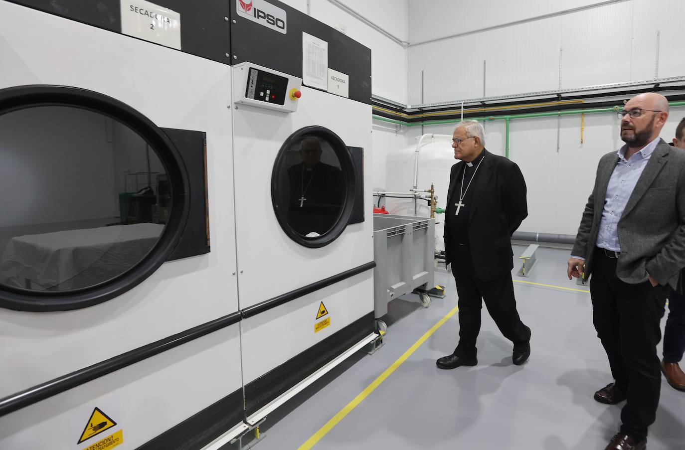 La nueva lavandería de Cáritas Córdoba, en imágenes