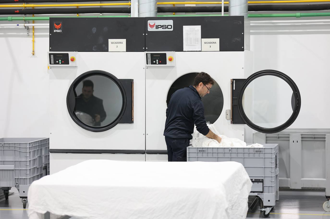 La nueva lavandería de Cáritas Córdoba, en imágenes