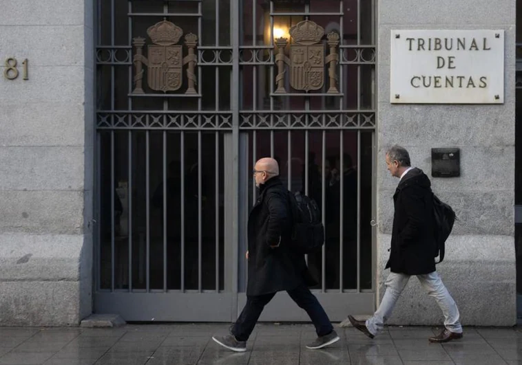 Puigdemont insiste en su inmunidad como eurodiputado para pedir al TC que paralice el procedimiento