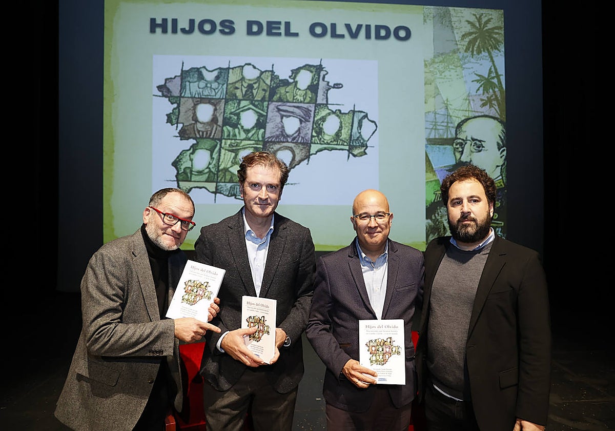 Nieto, Conde, Suárez de Vega y Peláez, durante la presentación