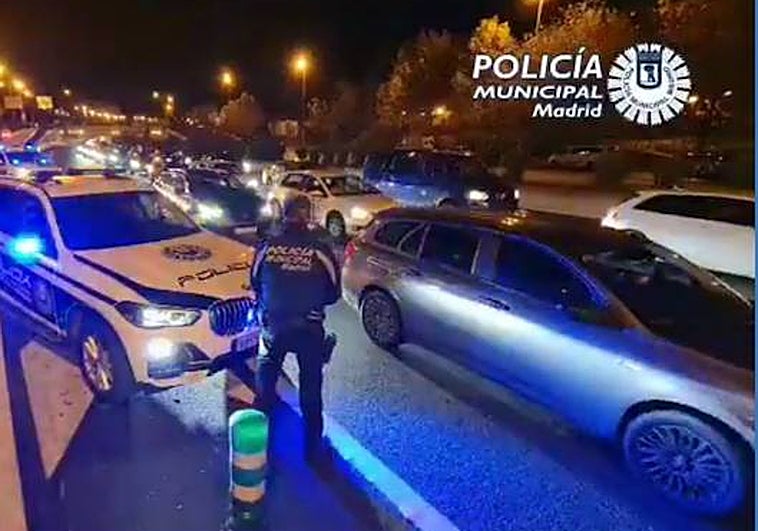 Muere un motorista de 33 años en un accidente con dos autobuses de la EMT en el paseo de la Castellana